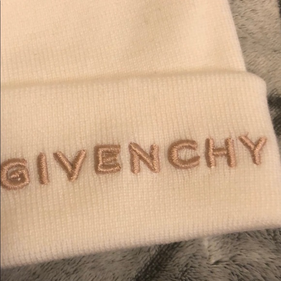 NWT Givenchy Embroidered Logo Wool Beanie - Picture 4 of 6